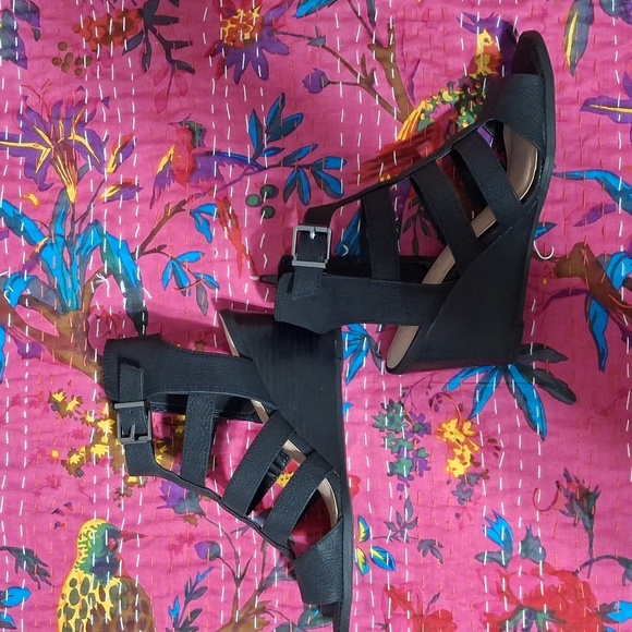 Denver Hayes Black Sandals 7 - Picture 3 of 4